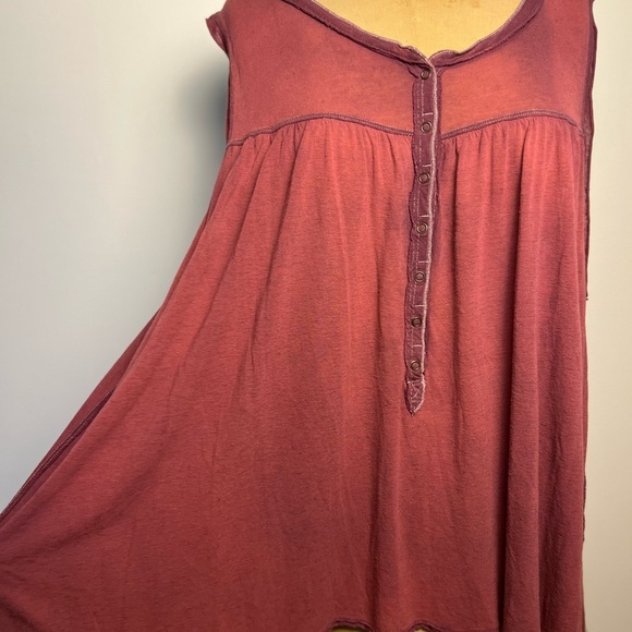 We the Free women’s sleeveless plum color tunic with snaps small - Picture 2 of 7